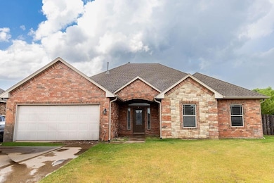 1414 Limestone Way, Elgin, OK 73538 - photo 2