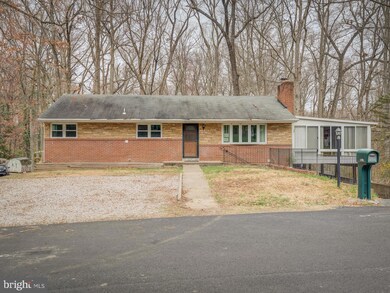 18320 Candice Dr, Triangle, VA 22172 - photo 2