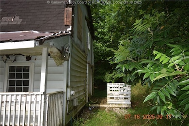 168 Harmon Rd, Charleston, WV 25314 - photo 4