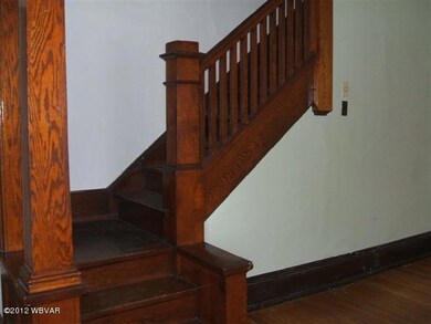 Natural woodwork throughout