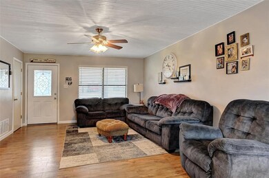 2621 W Elm St, Denison, TX 75020 - photo 6