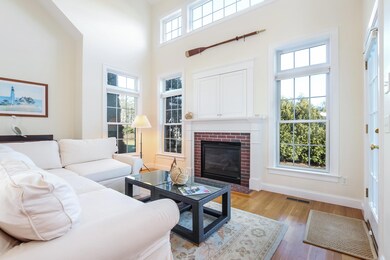 004-photo-living-room-6684038