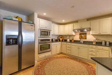 Grand Victorian 407-3