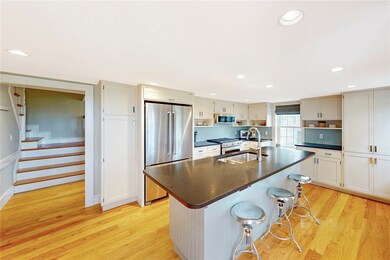 8 Cozzens Ct, Newport, RI 02840 - photo 6