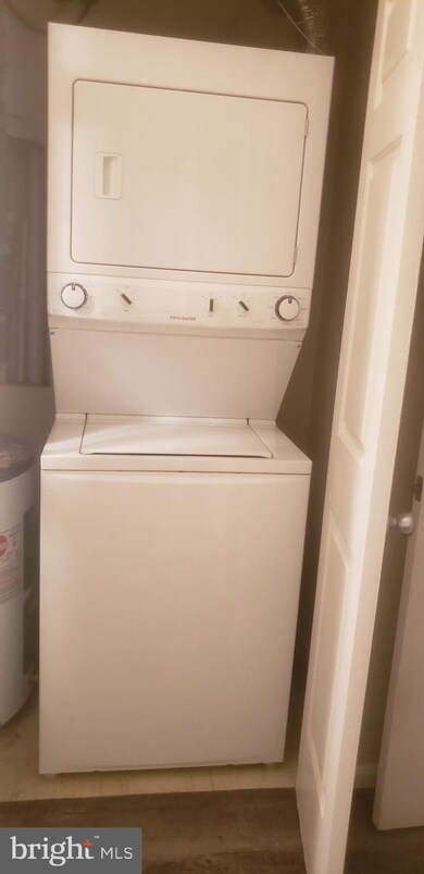 11717A Karbon Hill Ct unit 701B, Reston, VA 20191 - photo 2