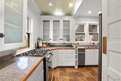 Kitchen Plate Presentation Area
