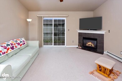 03-Living Room_DMD_1199