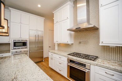 1614 W Rose Terrace Ln, Houston, TX 77055 - photo 7