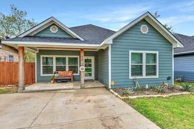 1012 W Chase St, Denison, TX 75020 - photo 2