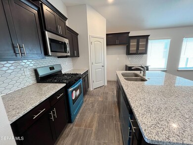 1096 Nepal Sky St, El Paso, TX 79928 - photo 3