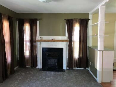 LR/FAMILY ROOM V2