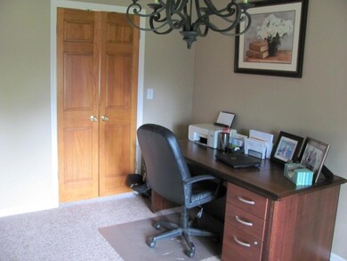 1699 Sandhurst Rd, Columbus, OH 43229 - photo 5