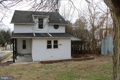 3417 Laurel St, Reading, PA 19605 - photo 3