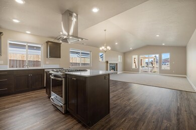 1067 NW Varnish Ln unit 66, Redmond, OR 97756 - photo 4