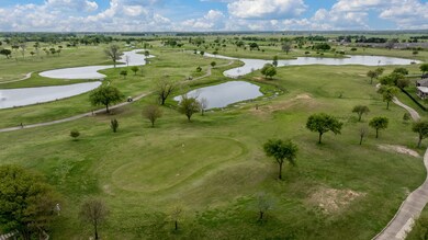The Pecan Lakes Golf Club is located in the coummu