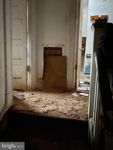 5332 Hamlin Ave, Baltimore, MD 21215 - photo 5