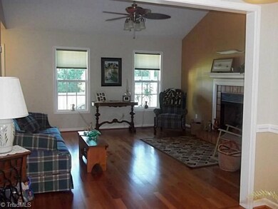 804 Carowood Dr, Asheboro, NC 27205 - photo 4