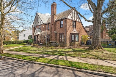 70 Dryden Ave, Pawtucket, RI 02860 - photo 2