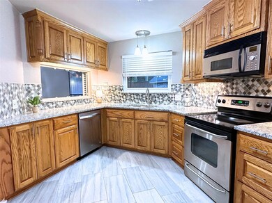 1621 Autumn Chase Square, Bedford, TX 76022 - photo 7