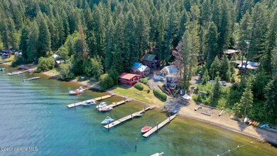 600 ft of beach frontage