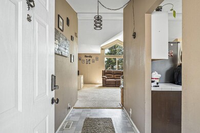 5-web-or-mls-8223 SW Crater Loop Rd, Ter