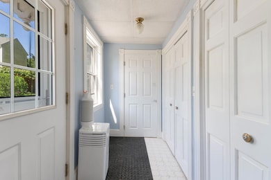 390 Front St_120