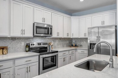 640 Begonia St Kitchen Stainless