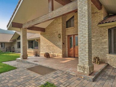 Covered vaulted entry