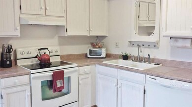 refreshingly-white-kitchen_