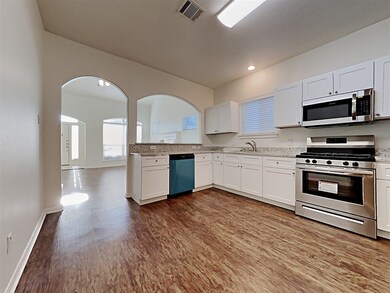 811 E Clady Ct, Spring, TX 77386 - photo 2