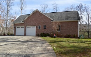 1205 Oak Pointe Dr, Hiawassee, GA 30546 - photo 2