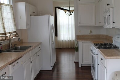 11214 Englewood Ct, Fredericksburg, VA 22407 - photo 6