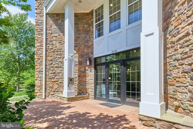 24701 Byrne Meadow Square unit 404, Aldie, VA 20105 - photo 4