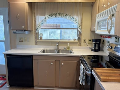 907 Trinidad W, Venice, FL 34285 - photo 7