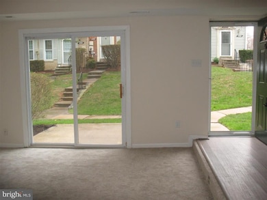 9212 Hickory Tree Ct unit 4A, Burke, VA 22015 - photo 4