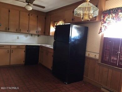 2401 Hardee kitchen