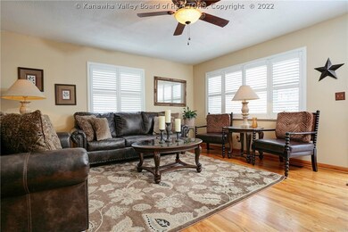 103 Walnut St, Dunbar, WV 25064 - photo 2