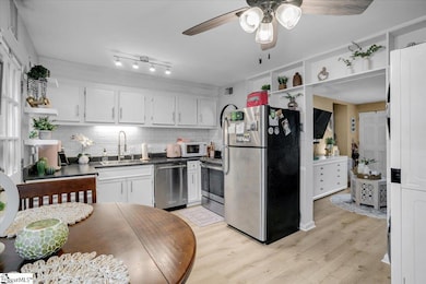 26 Faris Cir, Greenville, SC 29605 - photo 6