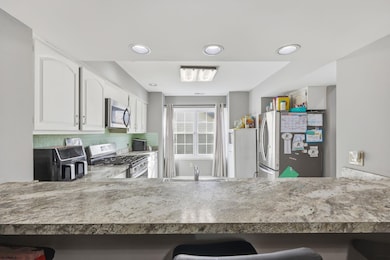 685 E Lake Front Cir unit 81, Galloway, NJ 08205 - photo 6