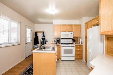 411 E Evergreen Dr, Kalispell, MT 59901 - photo 7