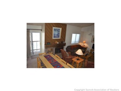 Living Room. Living/dining combo