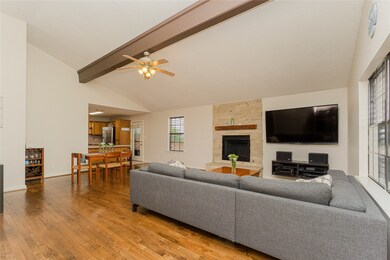 7917 Pruitt Dr, Galveston, TX 77554 - photo 3