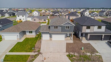 7372 27th St S, Fargo, ND 58104-06