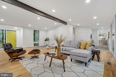 2403 Lisbon Ln, Alexandria, VA 22306 - photo 5