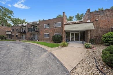 2807 Willow Rd unit 103, Homewood, IL 60430 - photo 2