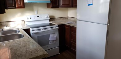 1013 W 45th St, Savannah, GA 31405 - photo 6