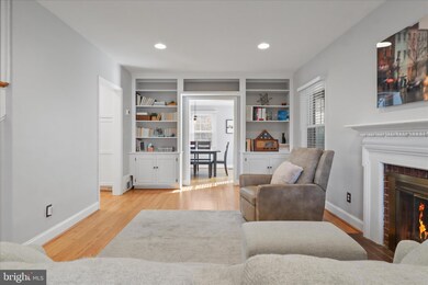 127 Moncure Dr, Alexandria, VA 22314 - photo 5