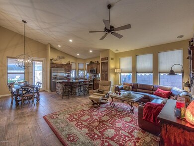 005_Great Entertaining Area