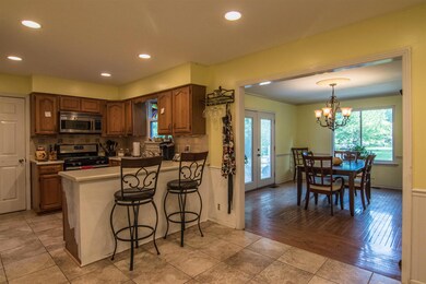 Open Kitchen! ALL APPLIANCES STAY!