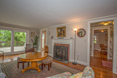 LIING ROOM TO DECKING
